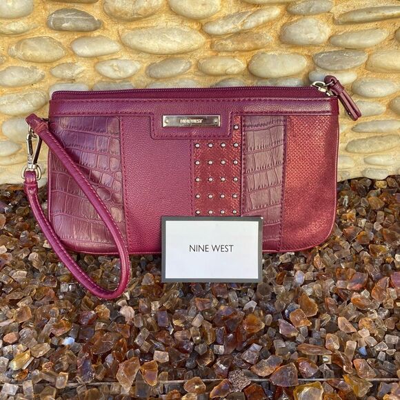 NWT New Nine West Wine Vegan Leather Croc & Studded Wristlet Bag. Fits a phone. - Picture 2 of 6